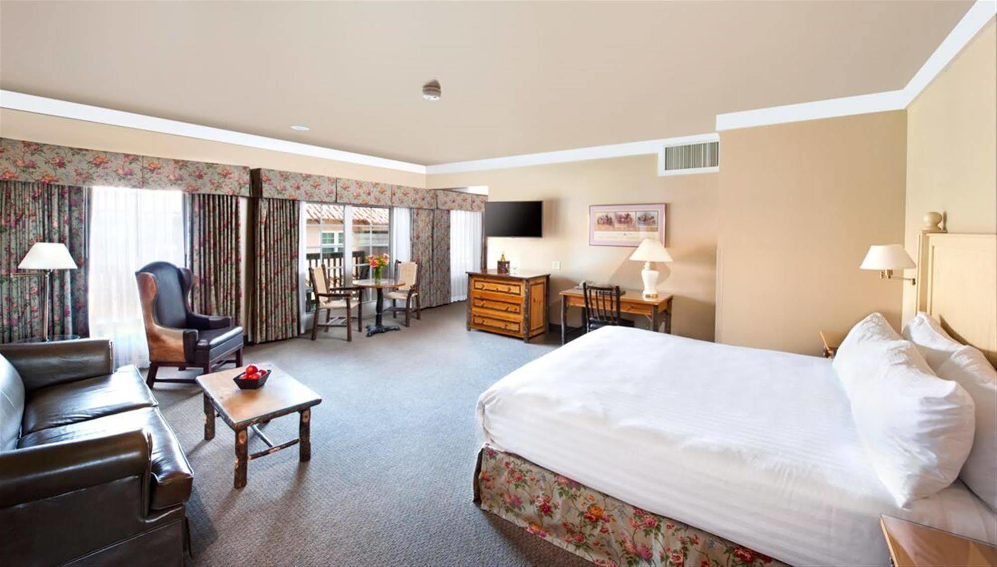 Harris Ranch Inn And Restaurant Huron Экстерьер фото